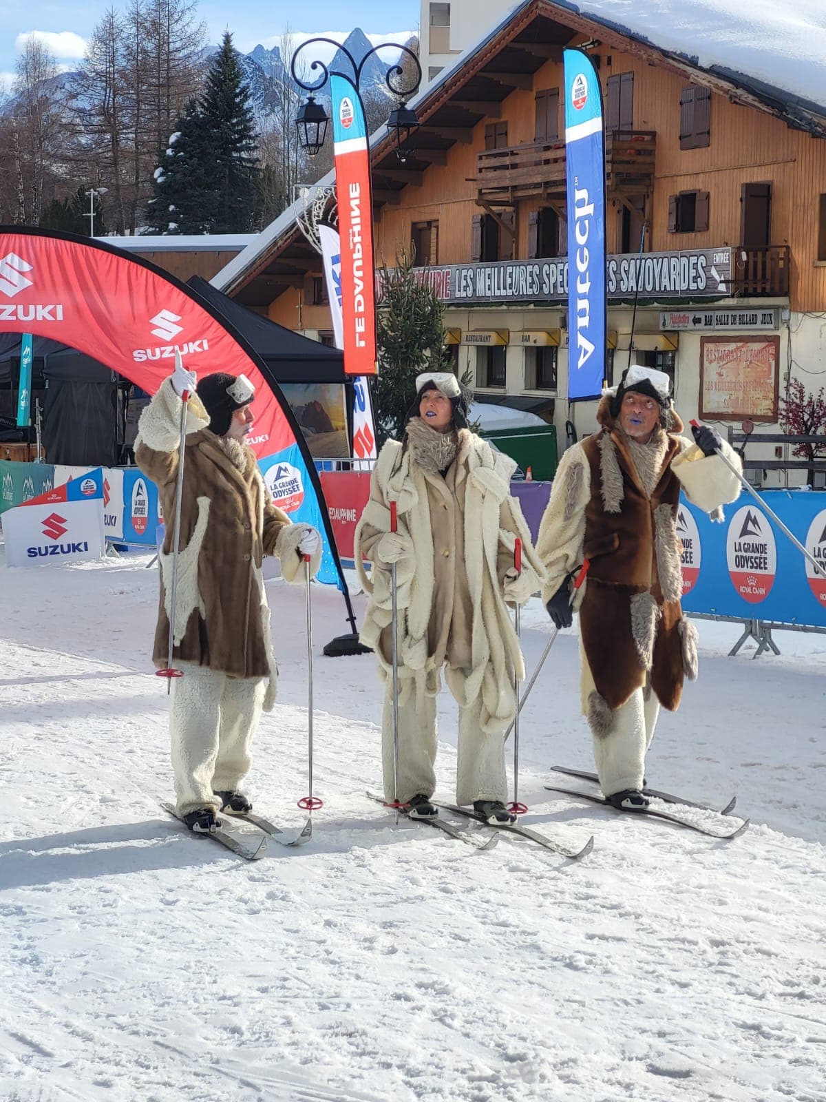 Animație în costume tradiționale în Hauts-Alpes