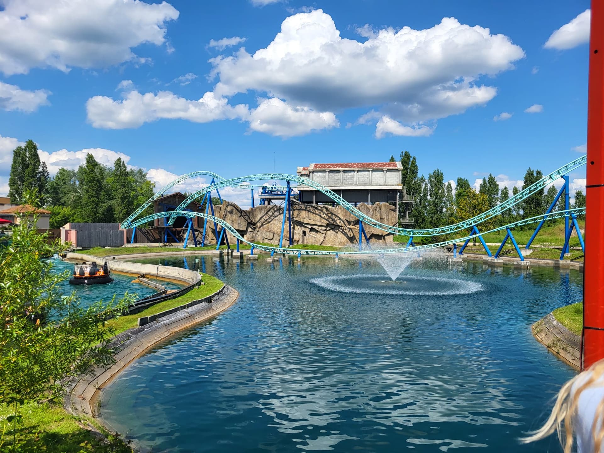 Atracție acvatică Parc Astérix – ieșire școlară cu autocarul