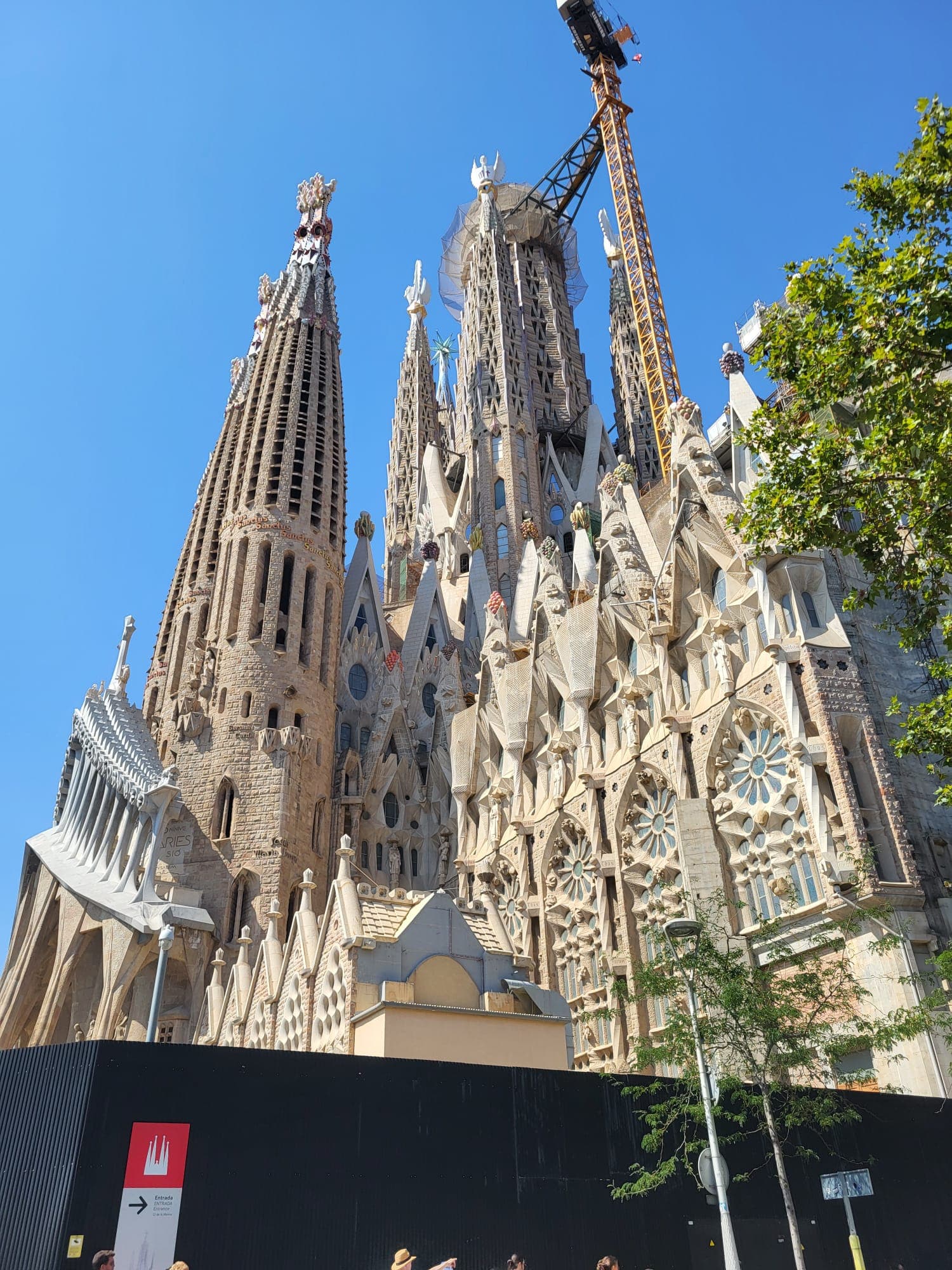 Bazilica Sagrada Família – excursie Barcelona cu autocarul DC Cars